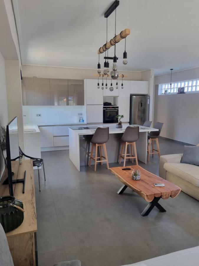 New Minimal Apartment,10' From Athens Airport Spáta Eksteriør bilde